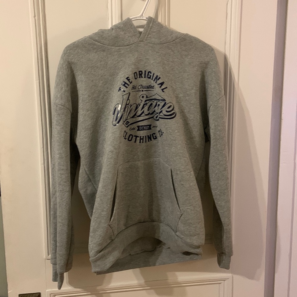 grey sweatshirt never wore it